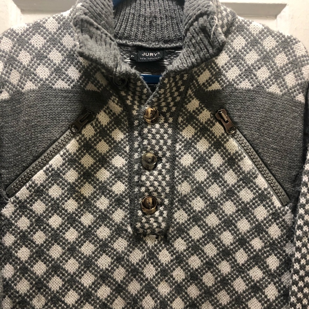 Men’s Grey Checkered Sweater
